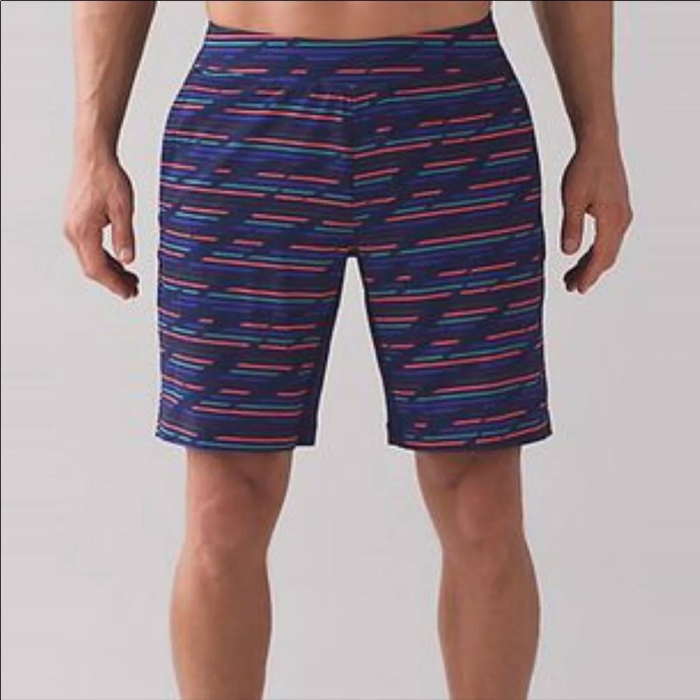 Lululemon T.H.E. Shorts Striped Size Mens Small